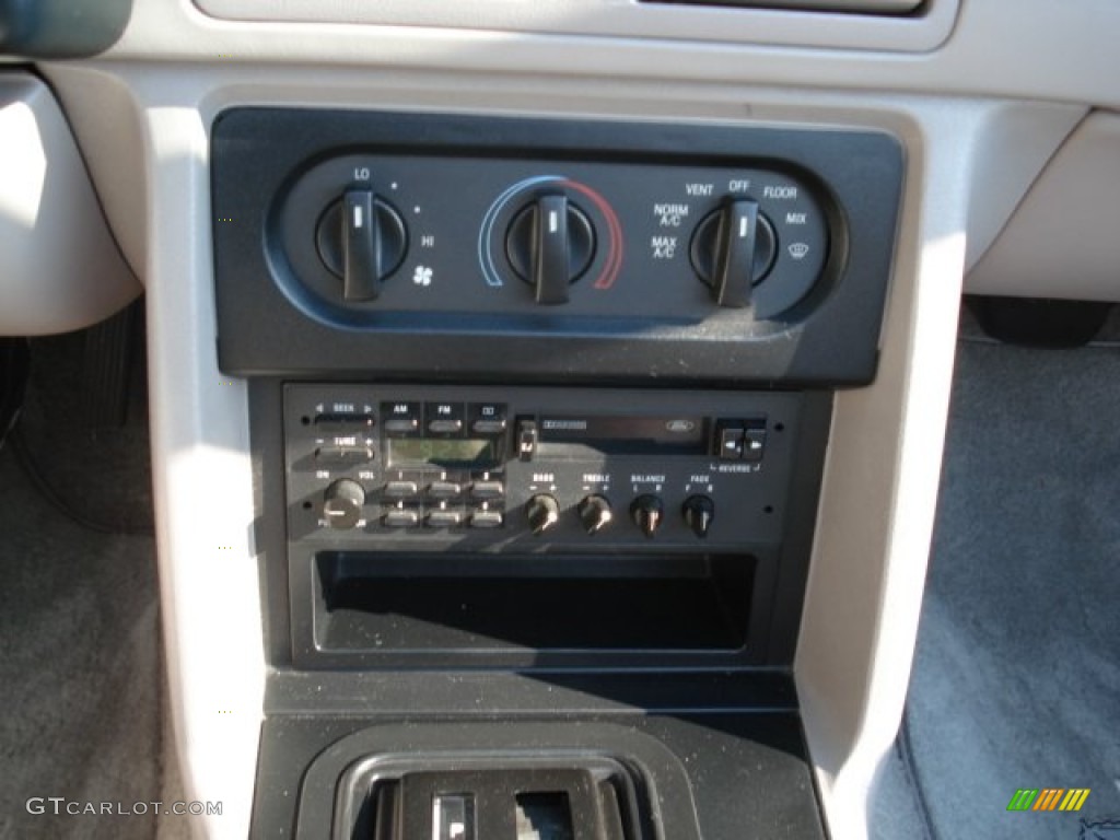 1991 Ford Mustang LX 5.0 Convertible Controls Photos