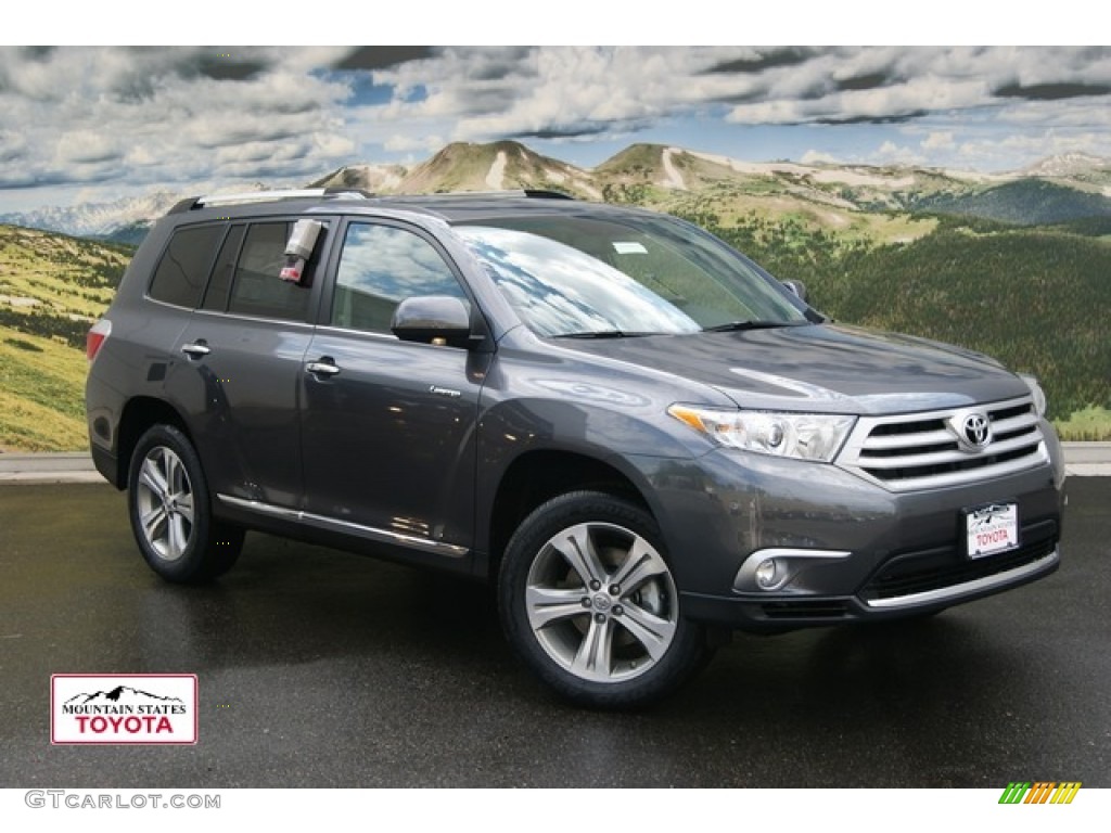 Magnetic Gray Metallic Toyota Highlander