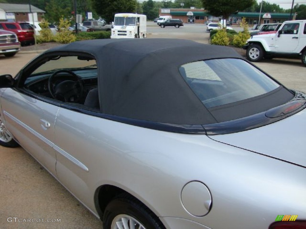 2004 Sebring LX Convertible - Bright Silver Metallic / Dark Slate Gray photo #40