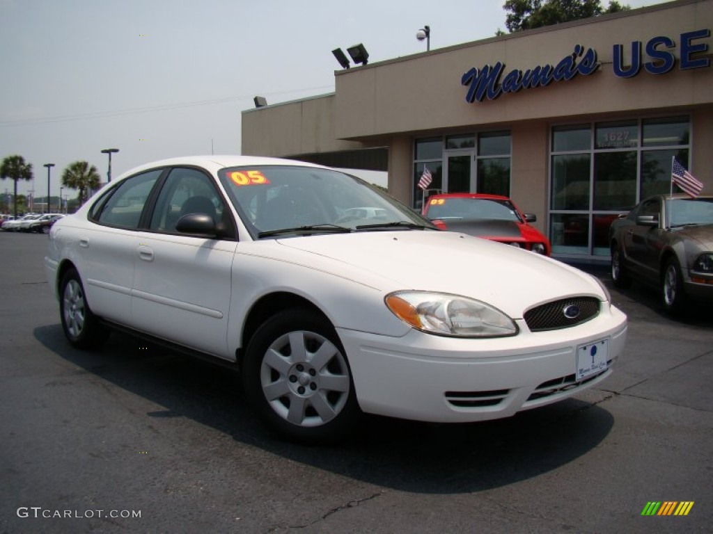2005 Taurus SE - Vibrant White / Medium/Dark Pebble photo #29
