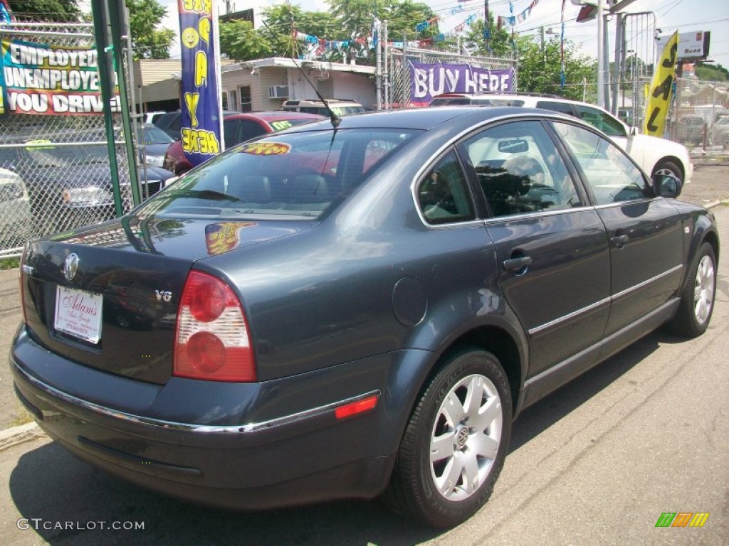 2002 Passat GLX Sedan - Blue Anthracite Pearl / Grey photo #4