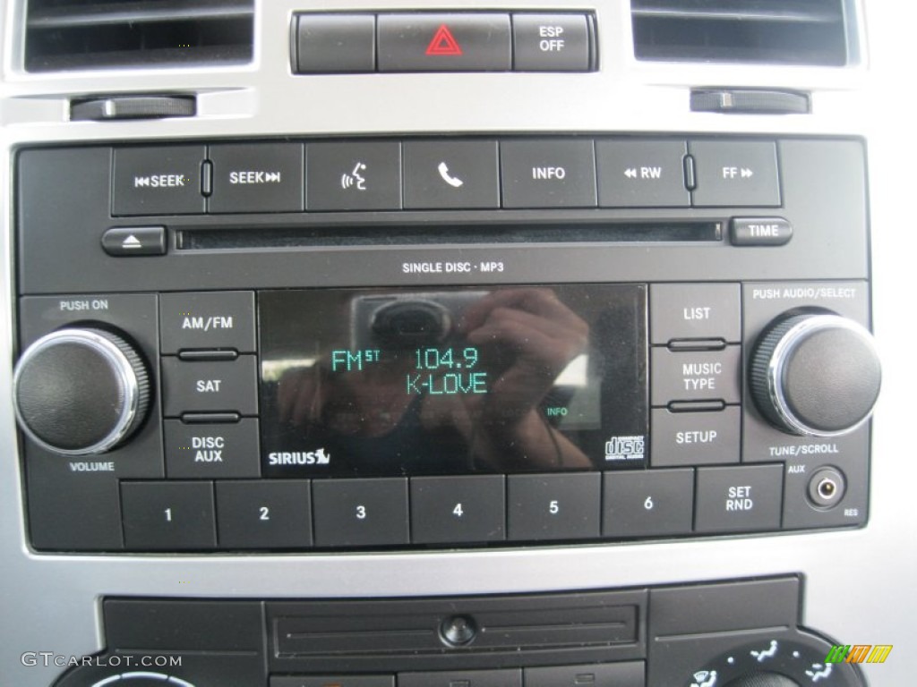2010 Chrysler 300 Touring AWD Controls Photo #51450036