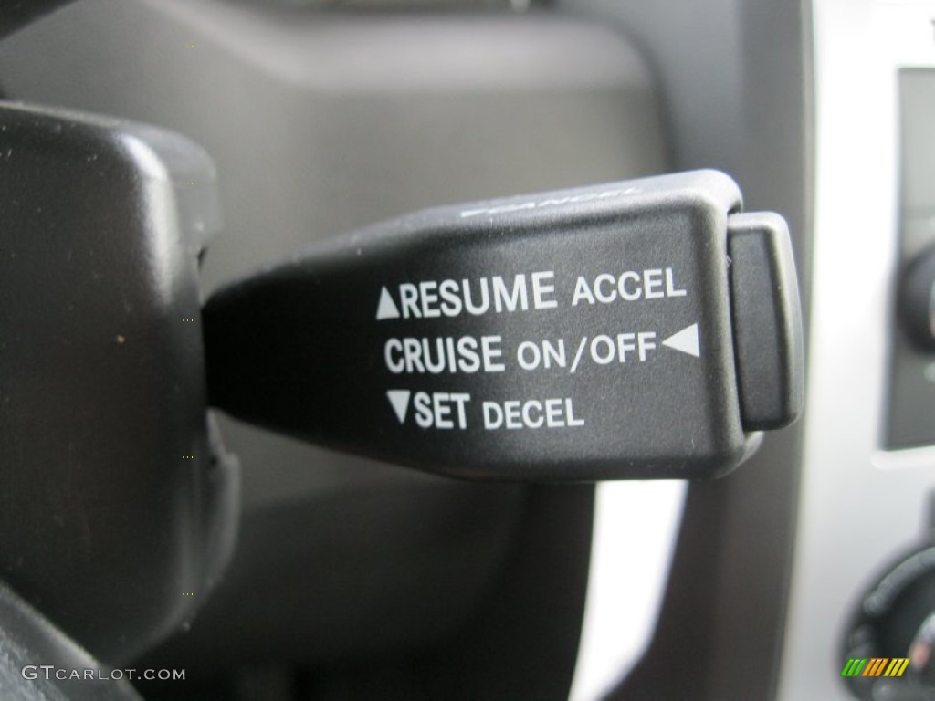 2010 Chrysler 300 Touring AWD Controls Photo #51450291