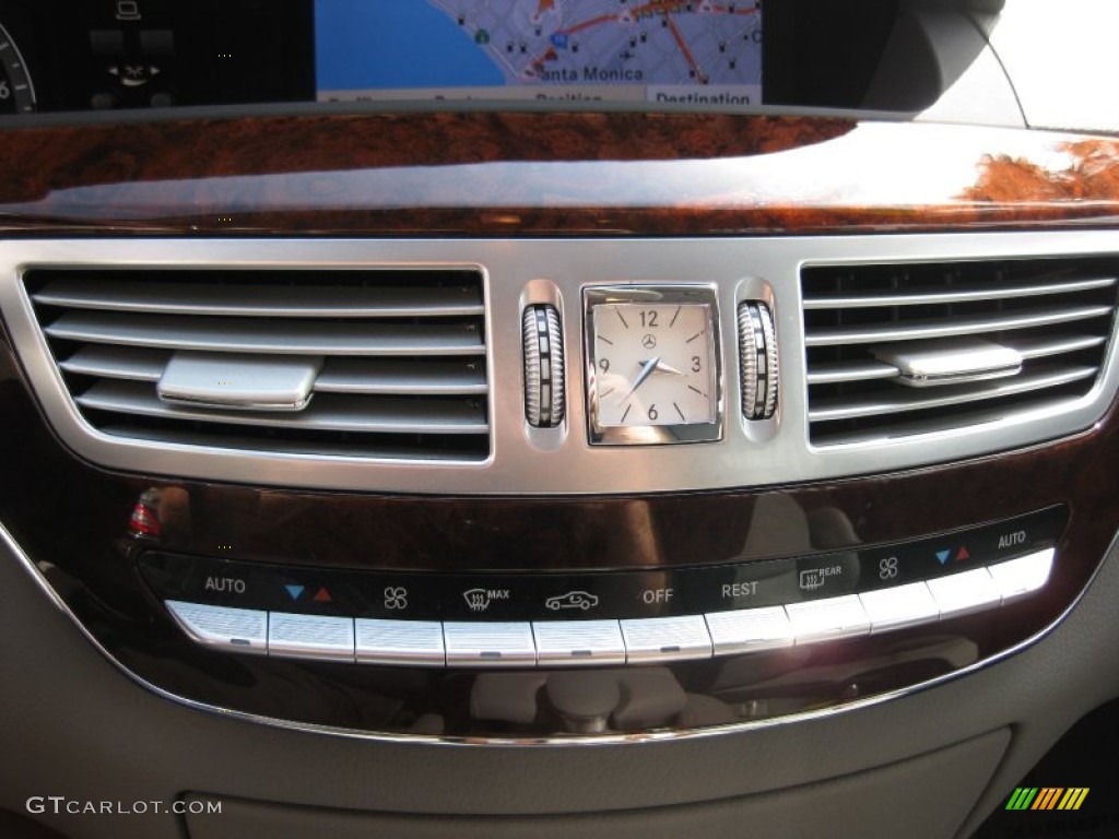 2009 Mercedes-Benz S 550 Sedan Controls Photo #51450993