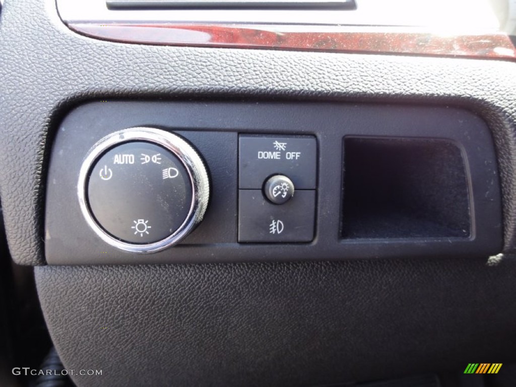 2009 Cadillac Escalade EXT AWD Controls Photos