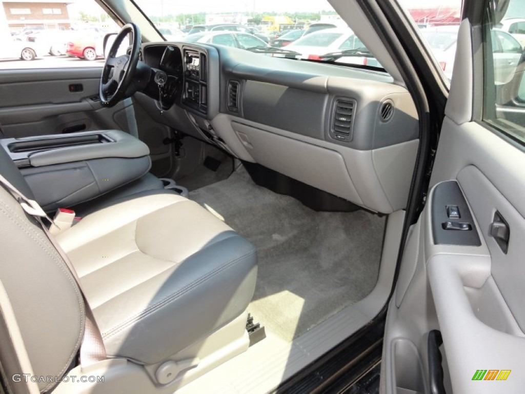 2004 Tahoe LS 4x4 - Black / Gray/Dark Charcoal photo #18