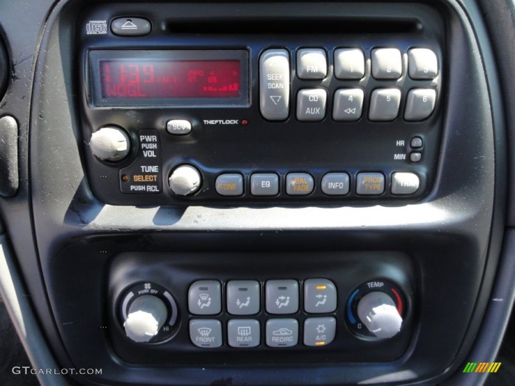 2002 Pontiac Bonneville SE Controls Photos
