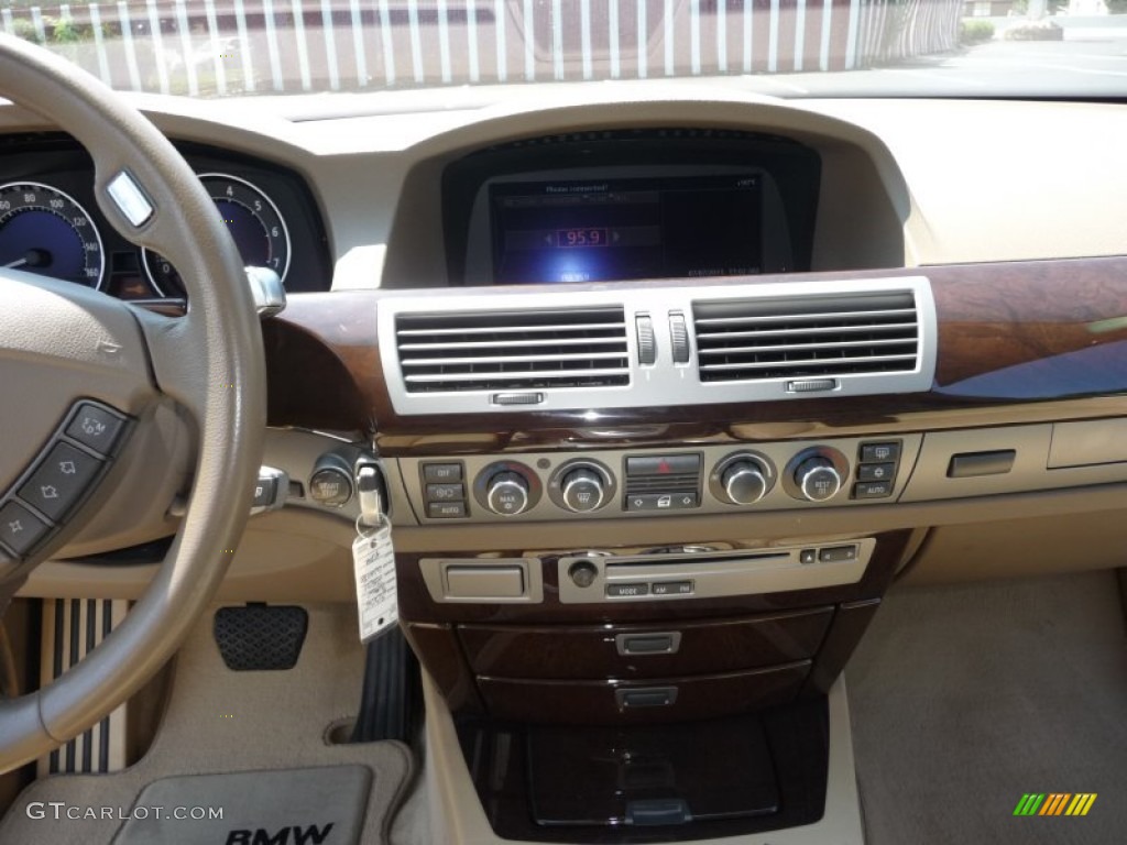 2006 7 Series 750i Sedan - Alpine White / Dark Beige/Beige III photo #13