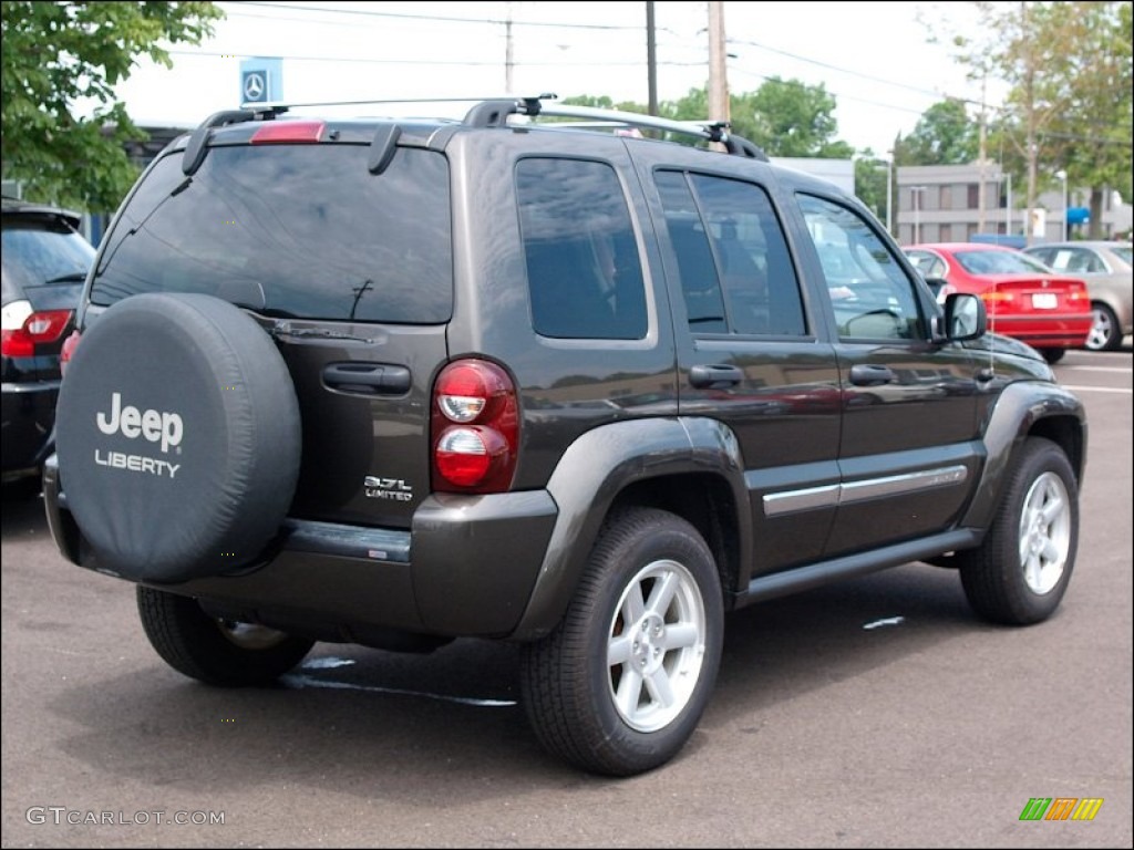 2006 Liberty Limited 4x4 - Dark Khaki Pearl / Khaki photo #4