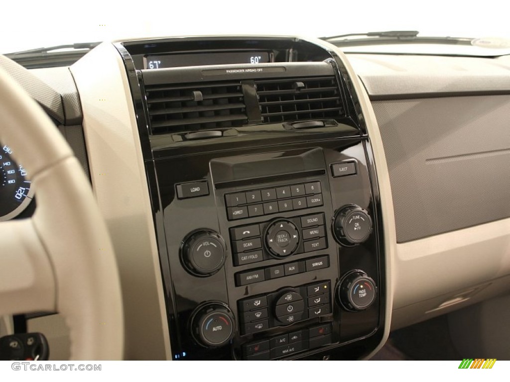 2010 Ford Escape Hybrid Limited 4WD Controls Photos