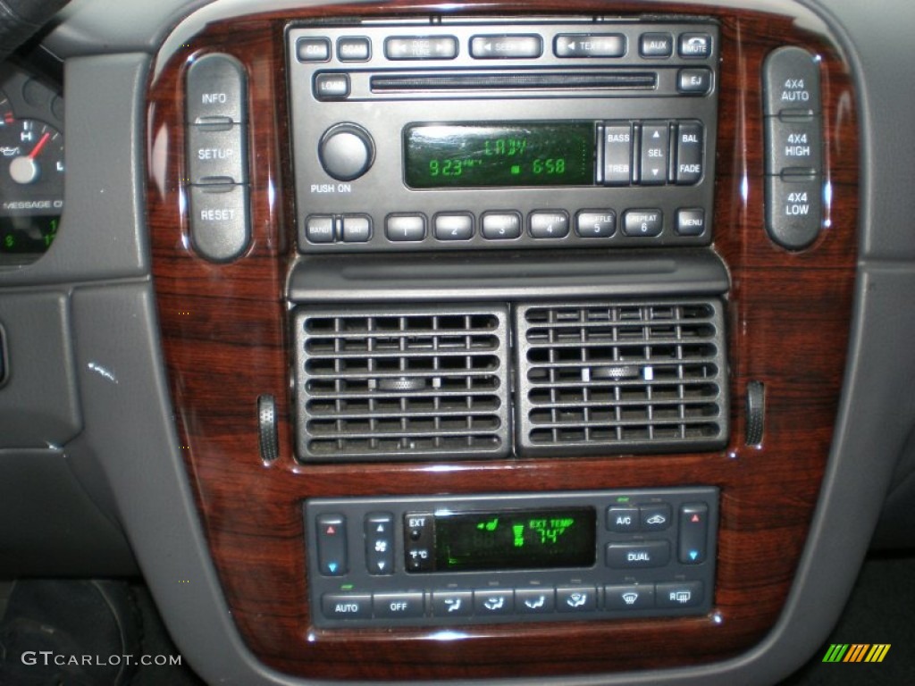 2005 Ford Explorer Limited 4x4 Controls Photo #51459048