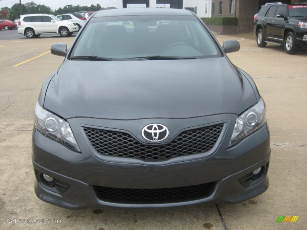 2011 Camry SE - Magnetic Gray Metallic / Dark Charcoal photo #2