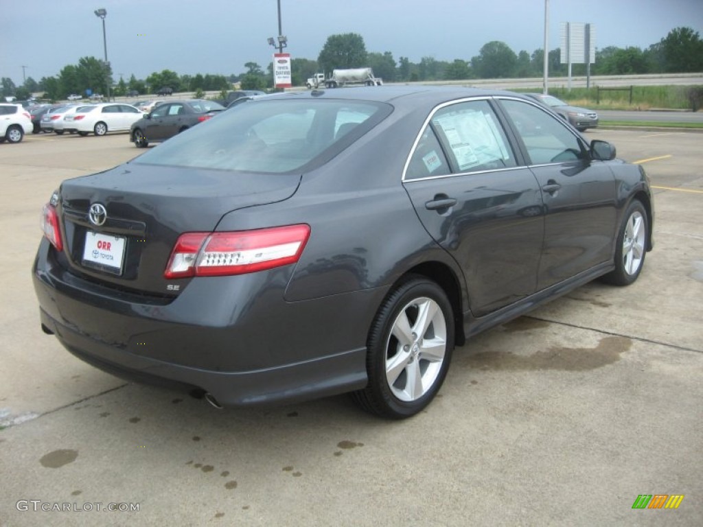 2011 Camry SE - Magnetic Gray Metallic / Dark Charcoal photo #7