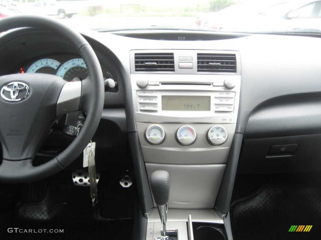 2011 Camry SE - Magnetic Gray Metallic / Dark Charcoal photo #10