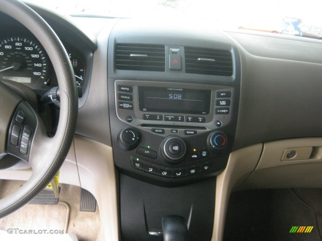 2007 Accord SE V6 Sedan - Taffeta White / Ivory photo #9