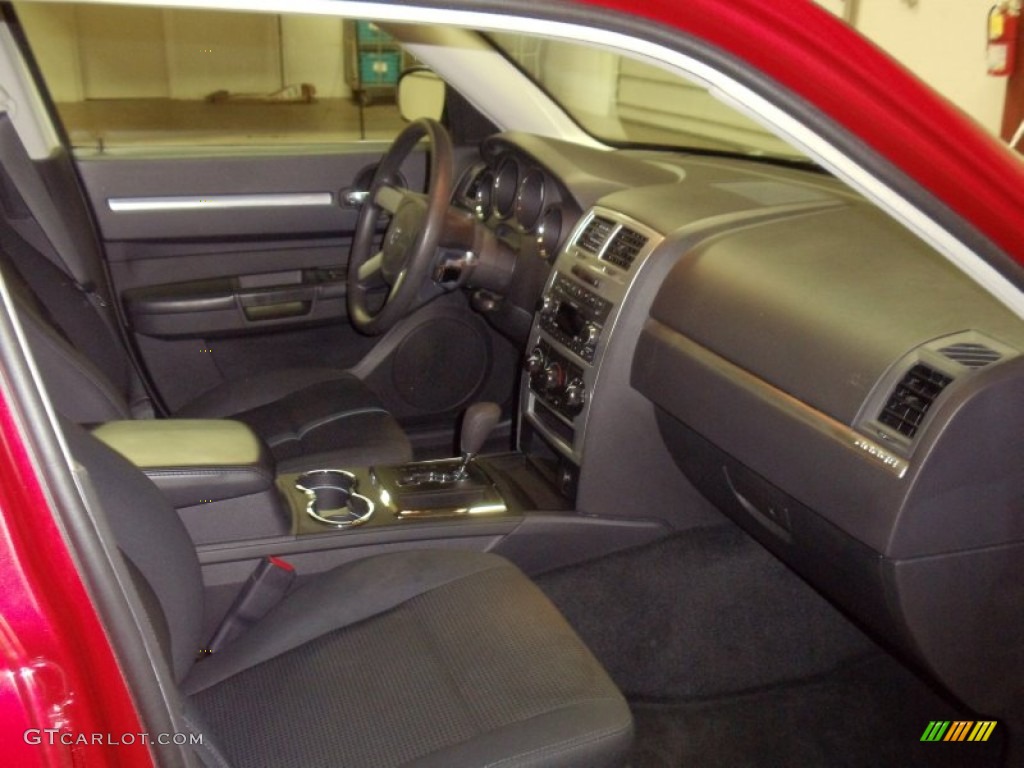 2010 Charger SXT - Inferno Red Crystal Pearl / Dark Slate Gray photo #23