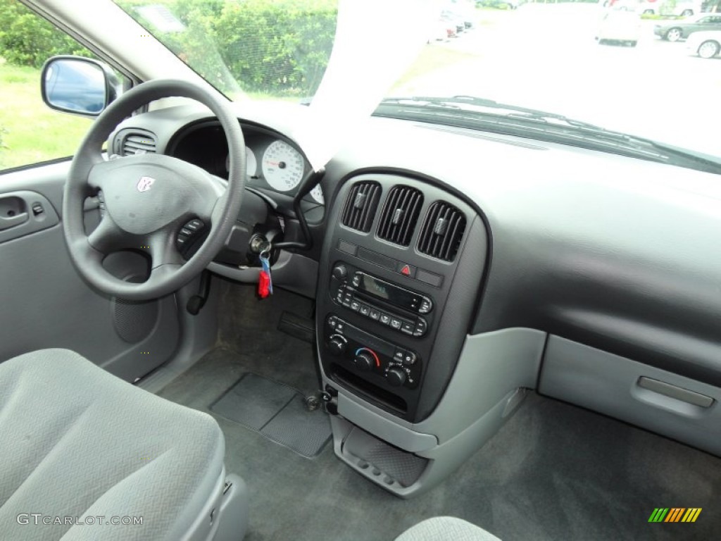 2005 Dodge Caravan SE Medium Slate Gray Dashboard Photo #51476289