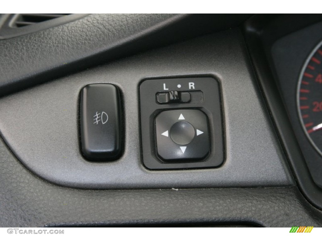 2003 Mitsubishi Lancer Evolution VIII Controls Photo #51476781