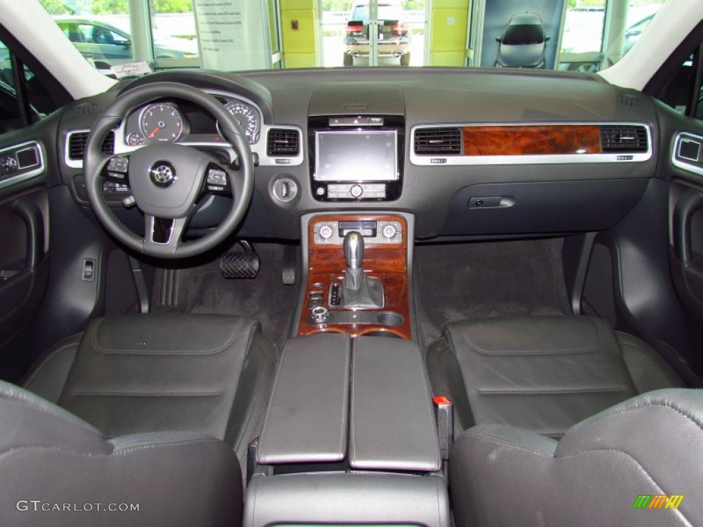 2011 Volkswagen Touareg TDI Executive 4XMotion Black Anthracite Dashboard Photo #51479719