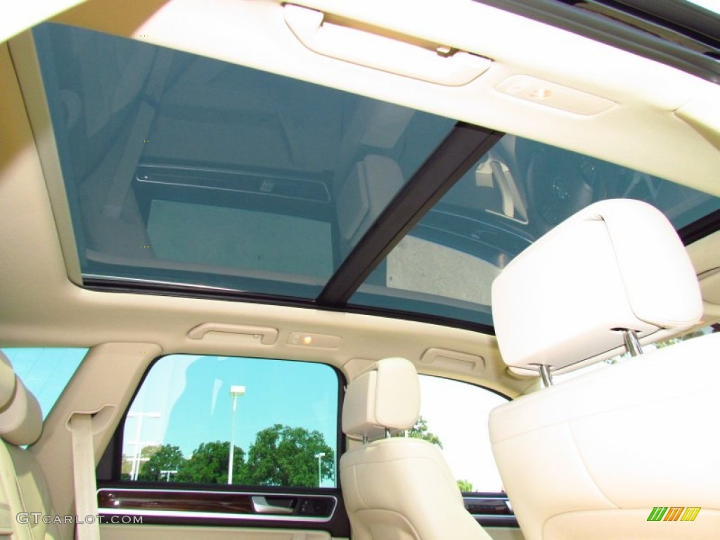 2011 Volkswagen Touareg TDI Lux 4XMotion Sunroof Photo #51481513