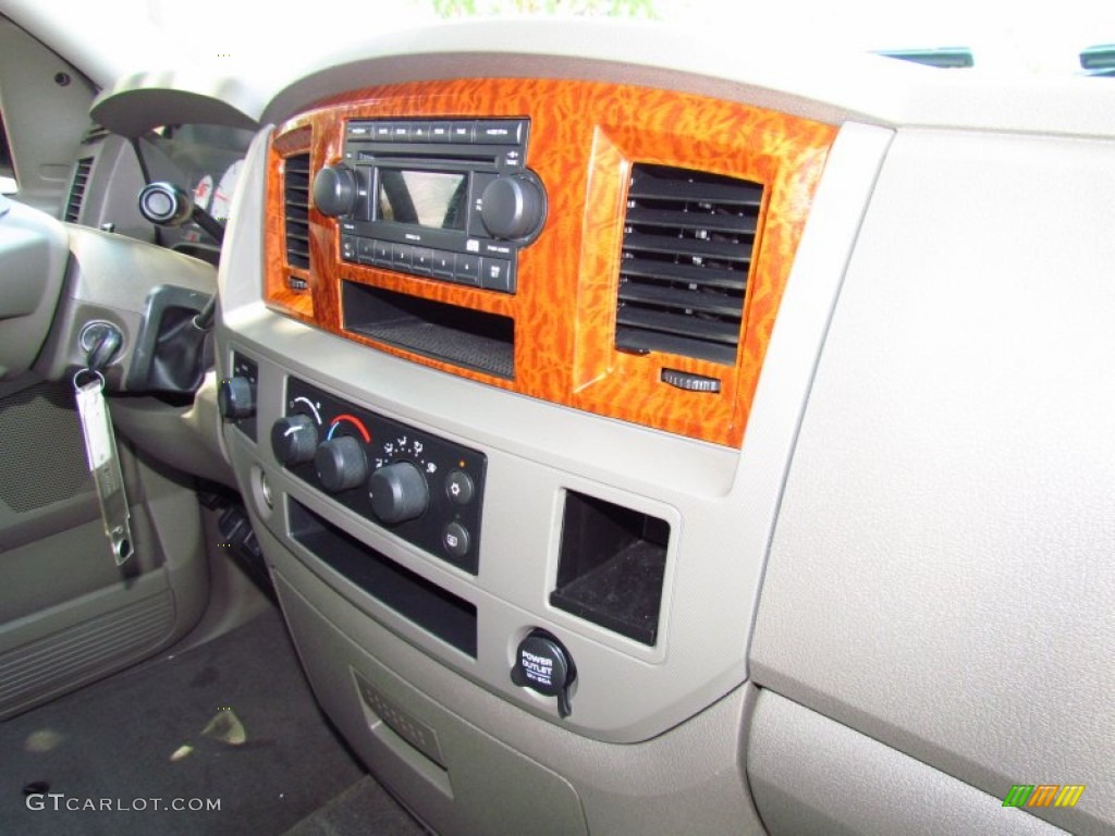 2006 Dodge Ram 3500 SLT Quad Cab 4x4 Controls Photo #51482989