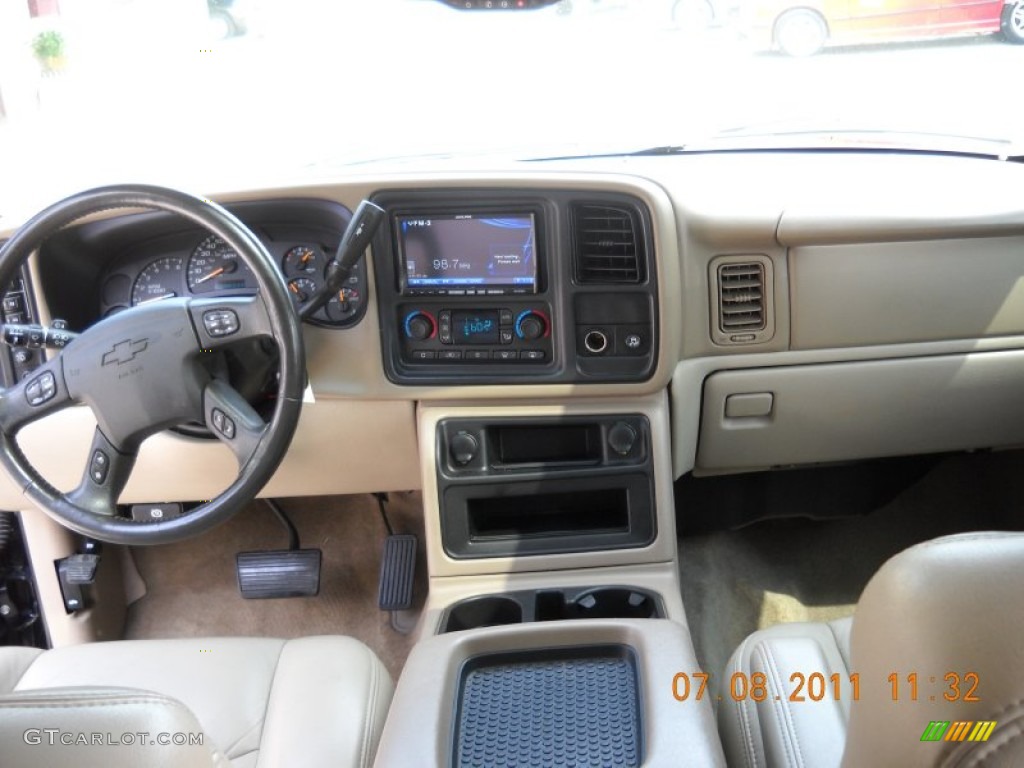 2005 Chevrolet Tahoe Z71 4x4 Tan Neutral Dashboard Photo