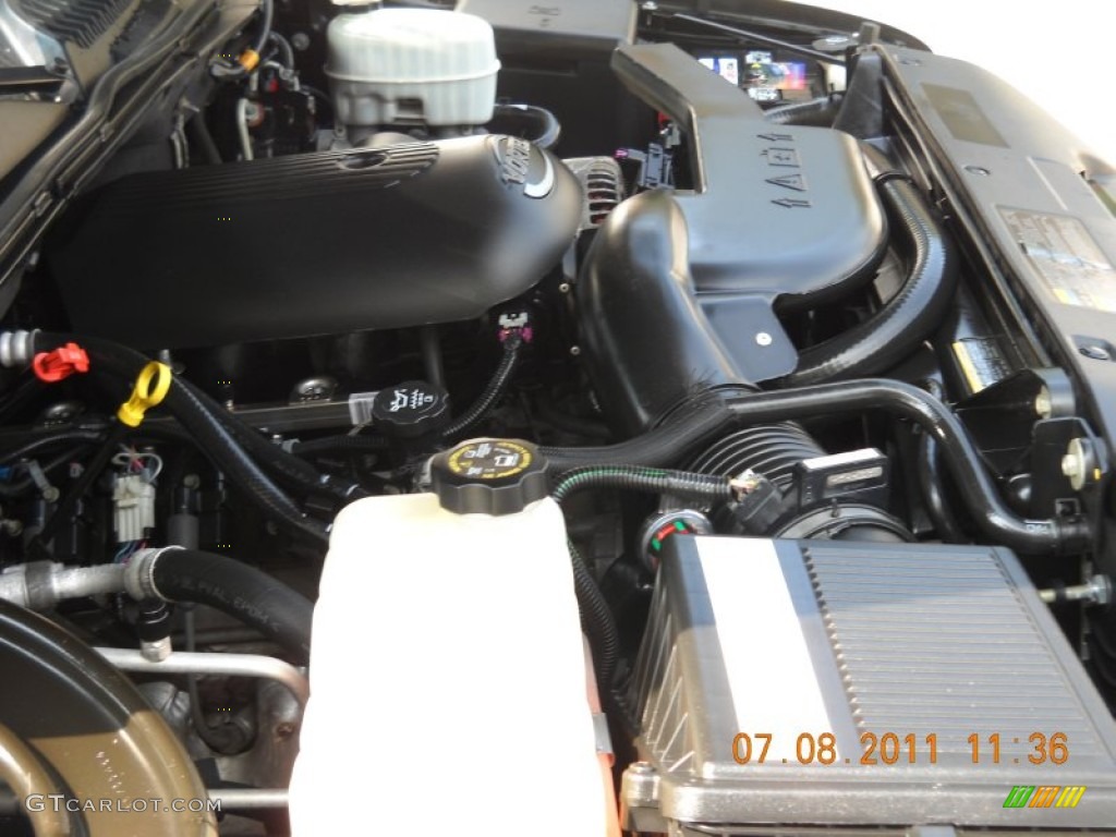 2005 Chevrolet Tahoe Z71 4x4 5.3 Liter OHV 16-Valve Vortec V8 Engine Photo #51492670
