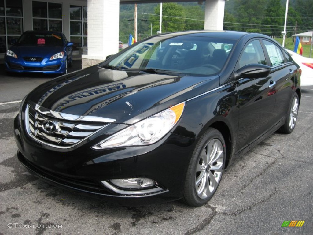 2011 Sonata SE 2.0T - Midnight Black / Black photo #2