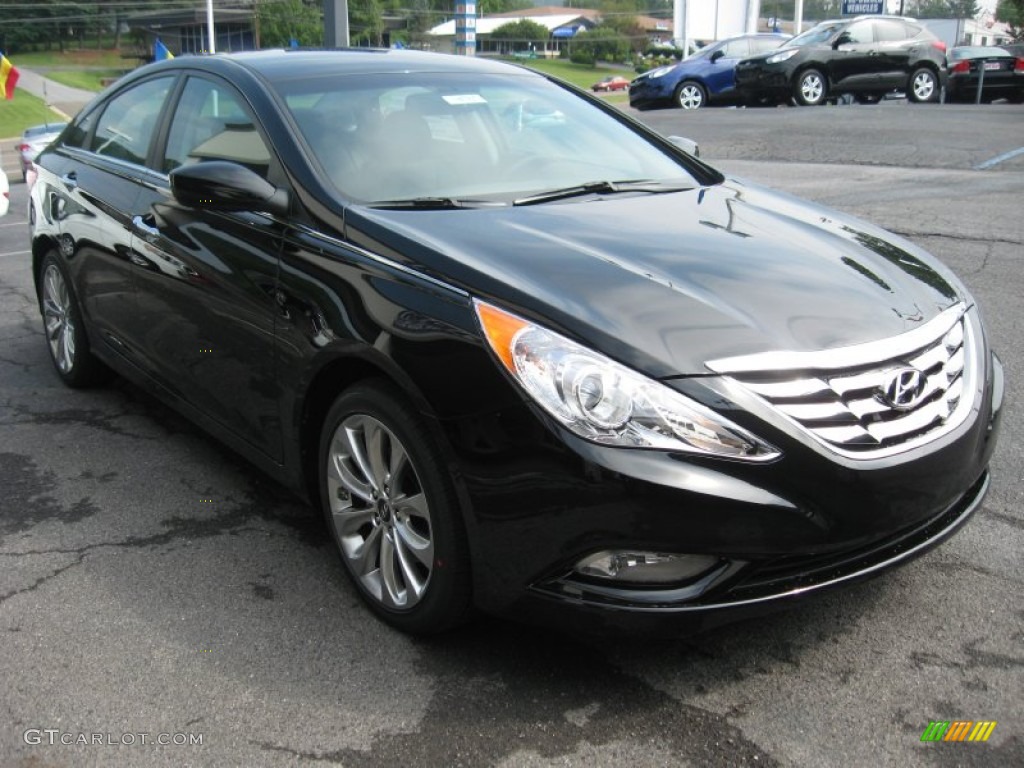 2011 Sonata SE 2.0T - Midnight Black / Black photo #4