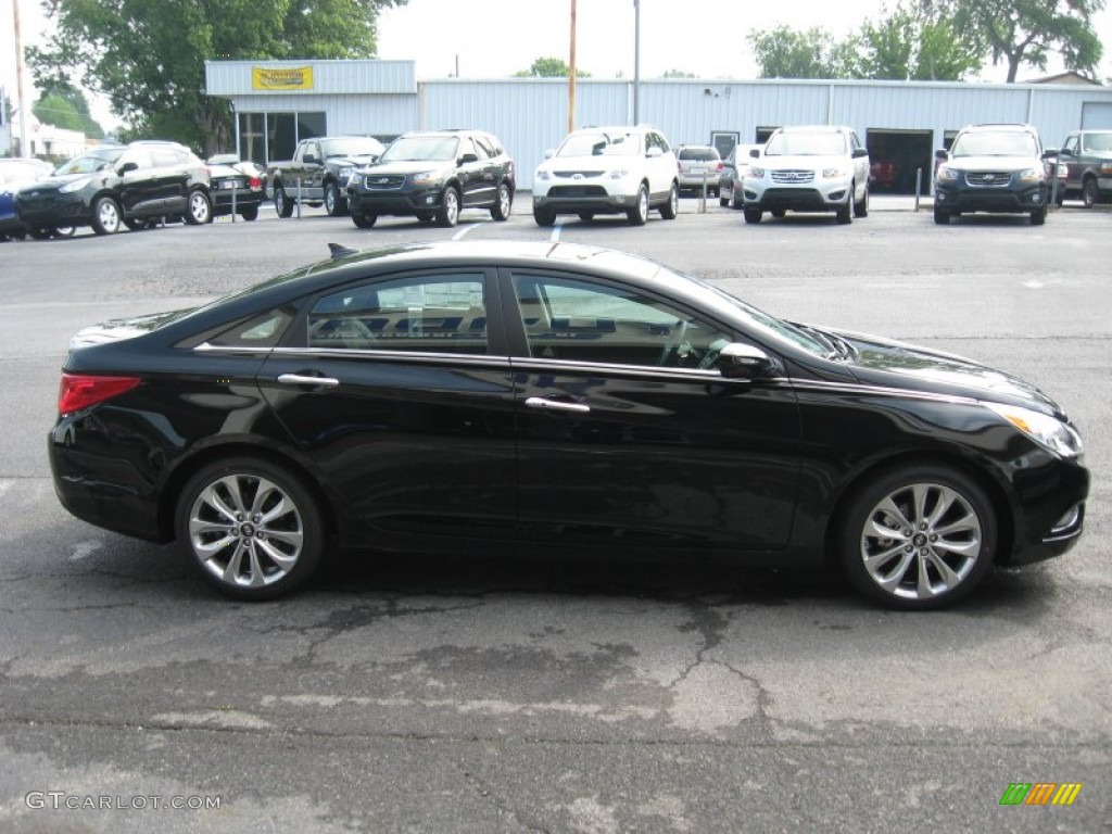 2011 Sonata SE 2.0T - Midnight Black / Black photo #5