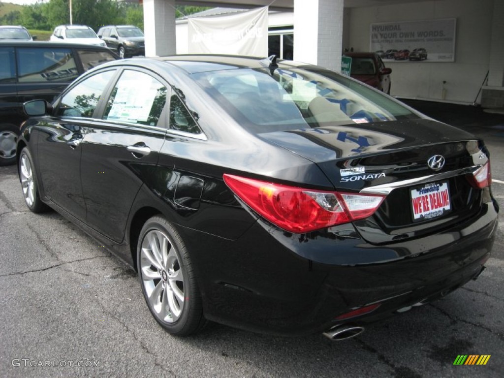 2011 Sonata SE 2.0T - Midnight Black / Black photo #8