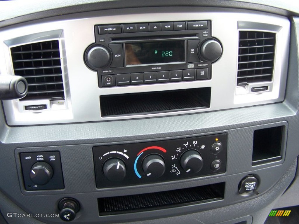 2007 Dodge Ram 2500 SLT Quad Cab 4x4 Controls Photo #51492970