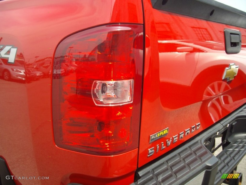 2009 Silverado 1500 LT Extended Cab 4x4 - Victory Red / Light Titanium photo #8