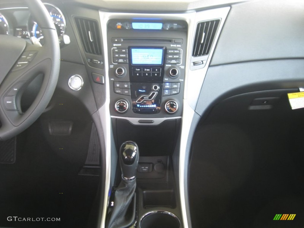 2011 Sonata SE 2.0T - Midnight Black / Black photo #23