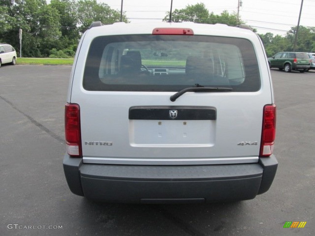 2007 Nitro SXT 4x4 - Stone White / Dark Slate Gray photo #4