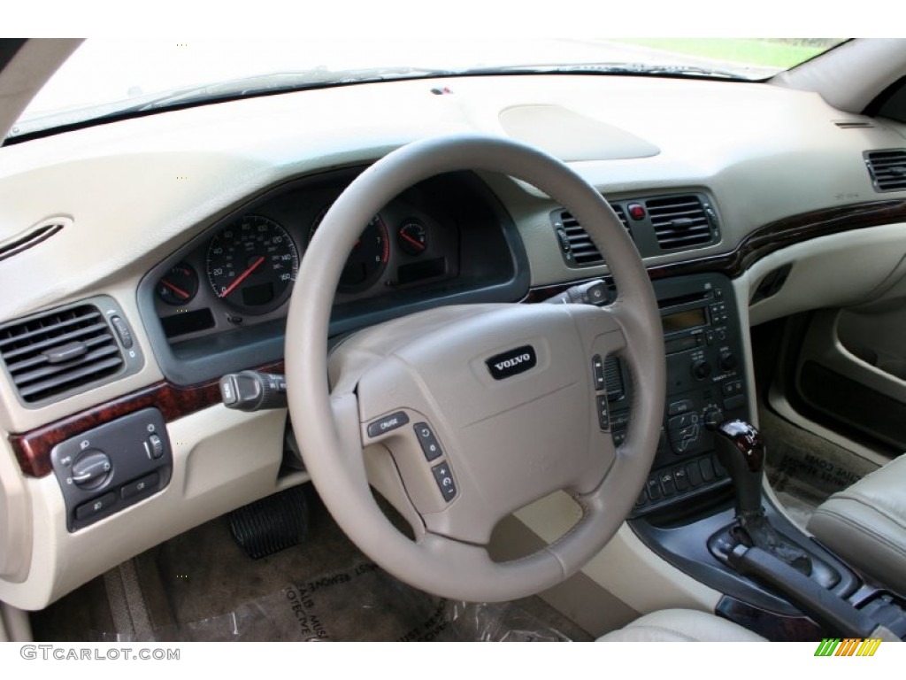 2001 Volvo S80 T6 Dashboard Photos