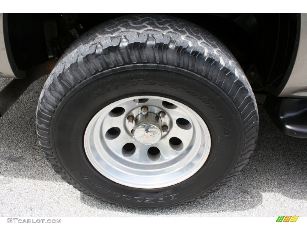 2002 Chevrolet Suburban 1500 LS 4x4 Wheel Photo #51497431