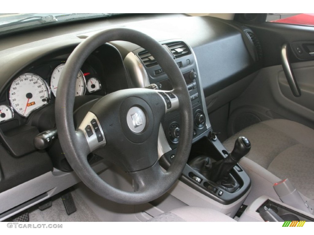 Gray Interior 2006 Saturn VUE Standard VUE Model Photo #51497650