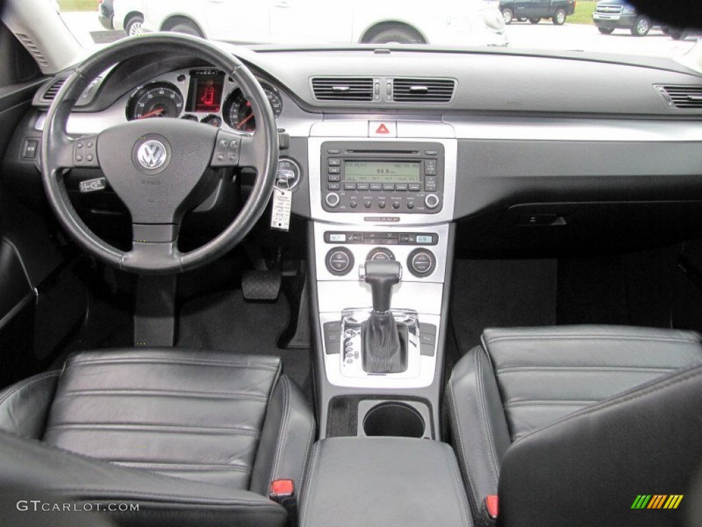 2006 Volkswagen Passat 3.6 Sedan Black Dashboard Photo #51504184