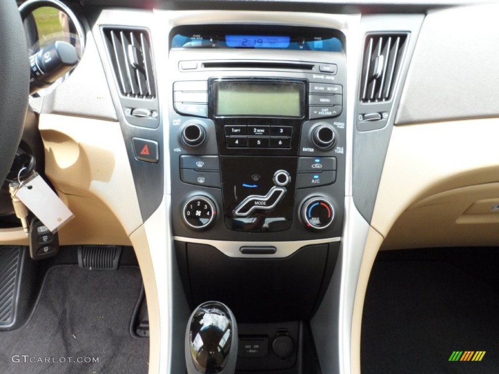 2012 Hyundai Sonata GLS Controls Photo #51508855