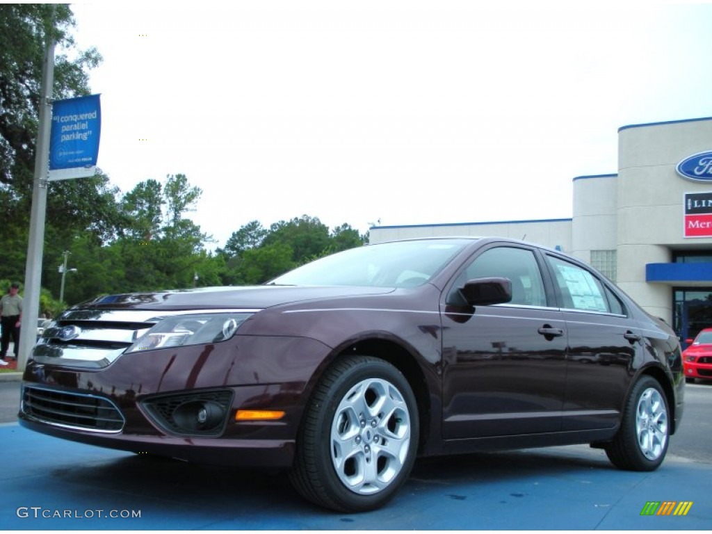 Bordeaux Reserve Metallic Ford Fusion