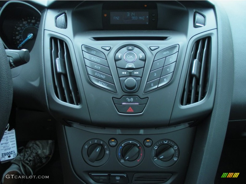 2012 Ford Focus S Sedan Controls Photo #51509911