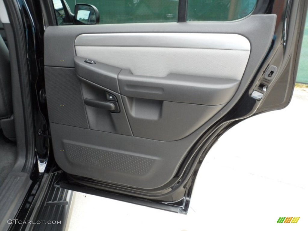 2004 Mercury Mountaineer V8 Premier AWD Midnight Grey Door Panel Photo #51510550