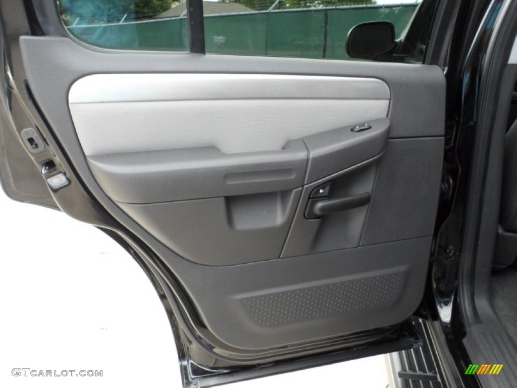 2004 Mercury Mountaineer V8 Premier AWD Midnight Grey Door Panel Photo #51510640