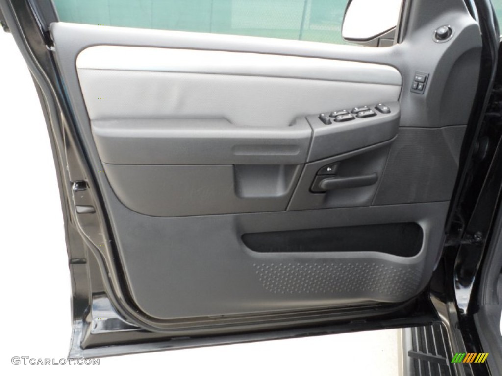 2004 Mercury Mountaineer V8 Premier AWD Door Panel Photos