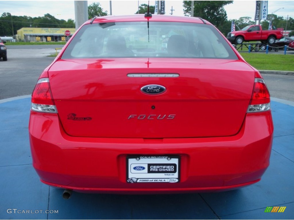 2008 Focus S Coupe - Vermillion Red / Medium Stone photo #4