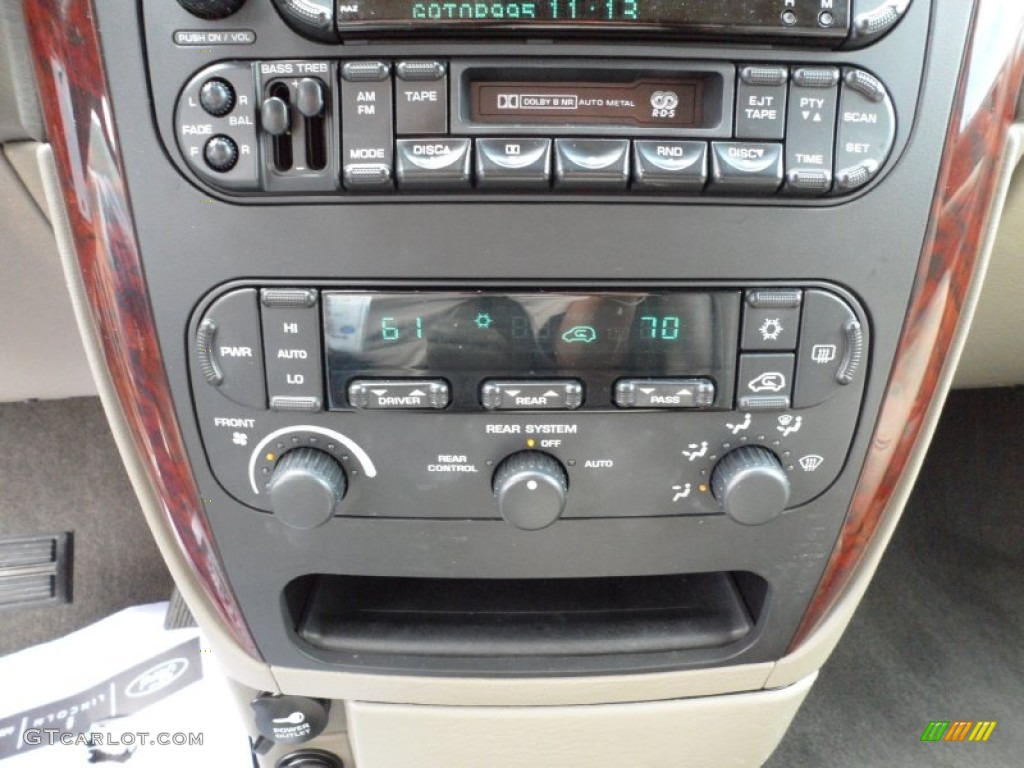 2004 Chrysler Town & Country Touring Controls Photo #51512903