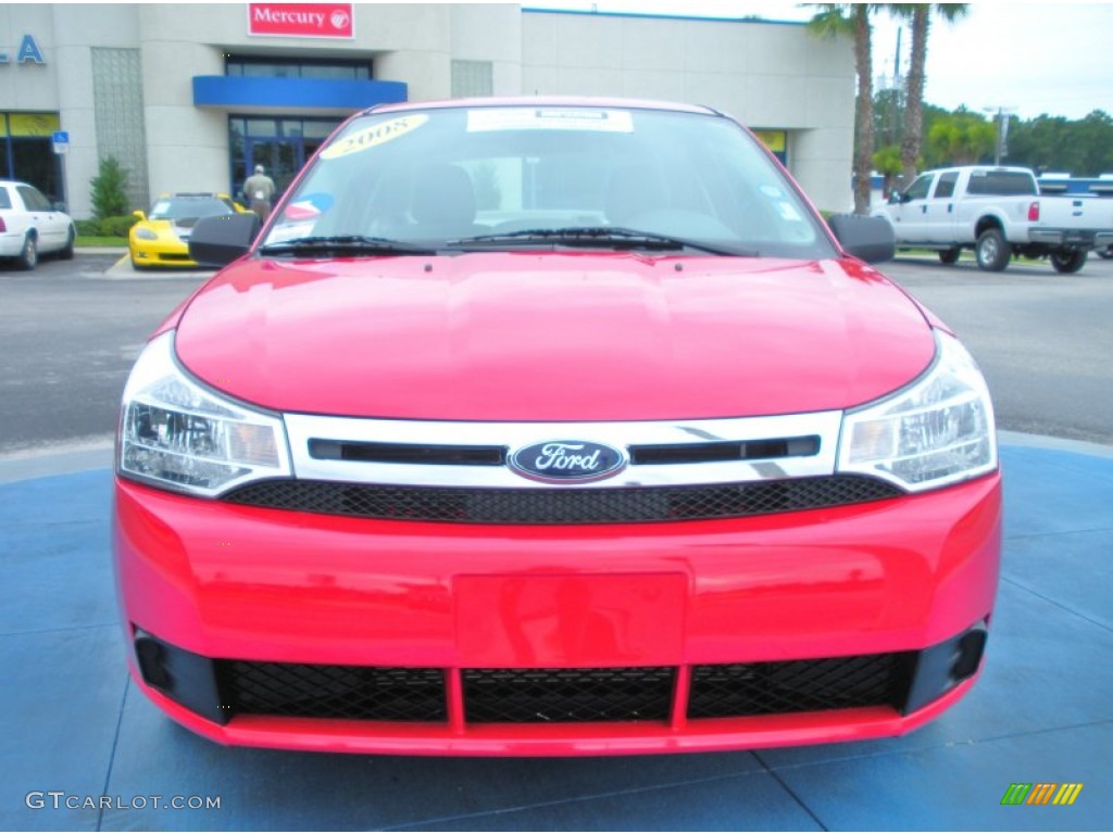 2008 Focus S Coupe - Vermillion Red / Medium Stone photo #8