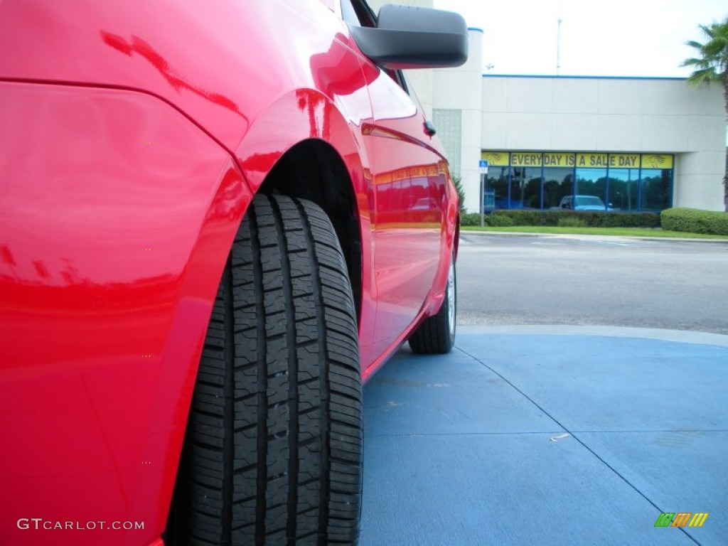 2008 Focus S Coupe - Vermillion Red / Medium Stone photo #10