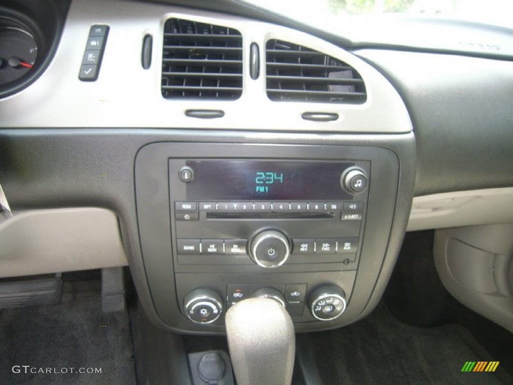 2007 Chevrolet Monte Carlo LS Controls Photo #51514795